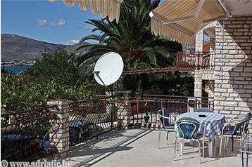 Kroatia Privát Okrug Gornji, Eksteriør